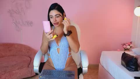 Snapshot of pamplemusa_ chatting on March 19, 11:36 am pamplemusa_ online show from March 19, 11:36 am