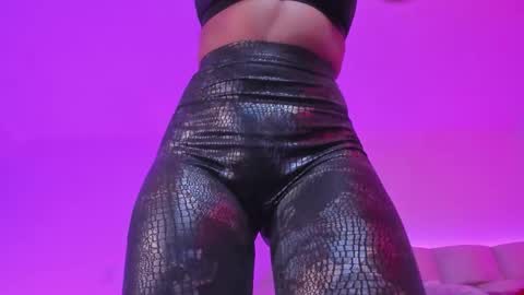 Snapshot of pandor_ahot chatting on March 10, 11:43 pm pandora online show from March 10, 11:43 pm