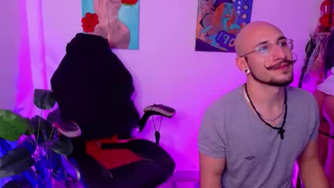    online show from March 3, 2:39 am