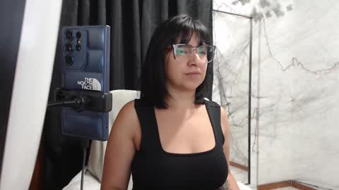 Snapshot of pandoragirlxxx chatting on October 22, 4:24 am Carolinesworldx online show from October 22, 4:24 am