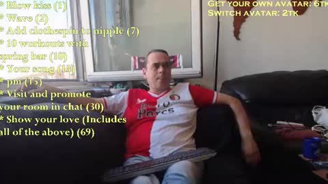 Snapshot of pannenkoekenkeizer chatting on September 28, 12:32 pm Chris online show from September 28, 12:32 pm