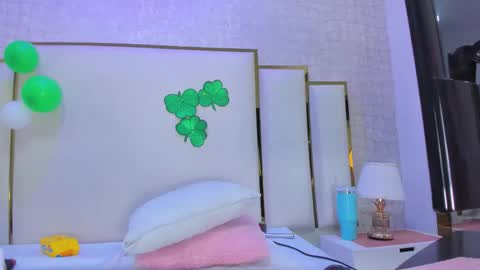 Snapshot of paolaa_rodriguez chatting on March 18, 9:45 am Paola online show from March 18, 9:45 am