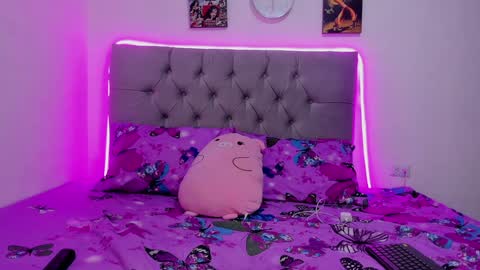 paola online show from December 5, 12:41 am