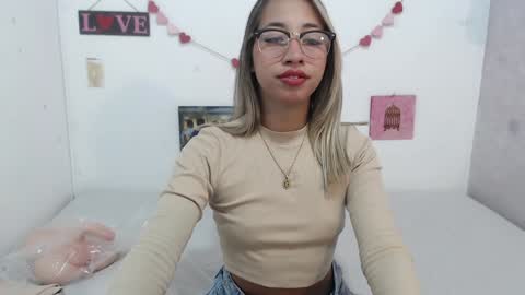 Paola online show from January 14, 11:53 am