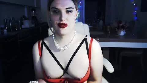 Snapshot of paoladoll chatting on December 11, 3:13 am Sarina Williams online show from December 11, 3:13 am