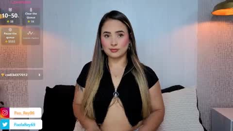 paolarey_ online show from April 6, 10:44 pm