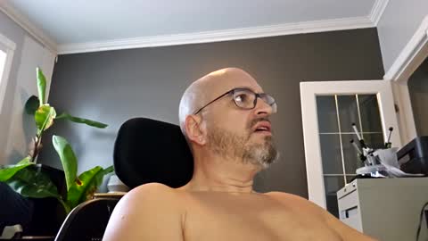 Snapshot of papi1979 chatting on January 12, 1:58 pm Papi online show from January 12, 1:58 pm