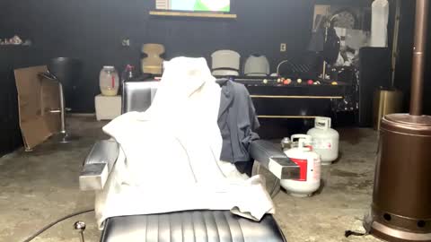 Snapshot of papi_krizz chatting on February 28, 3:04 pm papi_krizz online show from February 28, 3:04 pm