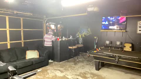 Snapshot of papi_krizz chatting on October 20, 3:56 pm papi_krizz online show from October 20, 3:56 pm