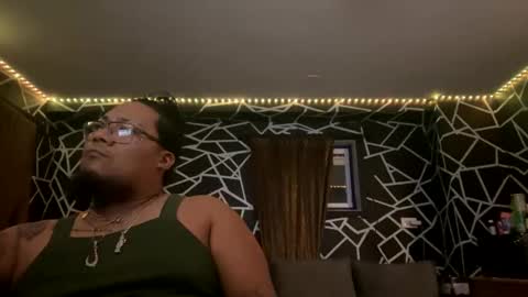 papi_krizz online show from November 19, 7:19 am