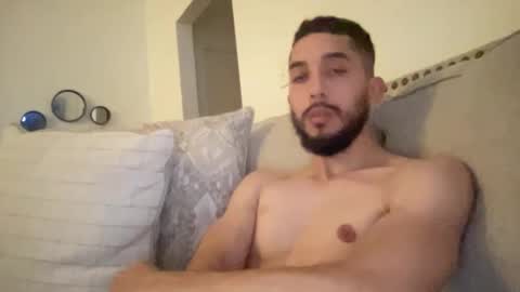 Snapshot of papicubano_guapo23cm chatting on December 16, 5:38 am papicubano_guapo23cm online show from December 16, 5:38 am