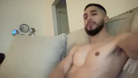 Snapshot of papicubano_guapo23cm chatting on January 14, 6:02 am papicubano_guapo23cm online show from January 14, 6:02 am