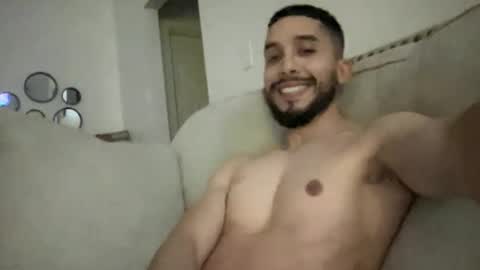 Snapshot of papicubano_guapo23cm chatting on January 18, 6:13 am papicubano_guapo23cm online show from January 18, 6:13 am