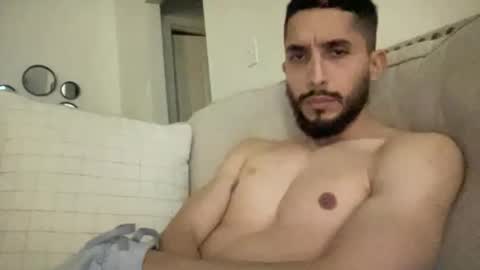 Snapshot of papicubano_guapo23cm chatting on January 19, 6:42 am papicubano_guapo23cm online show from January 19, 6:42 am