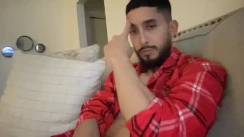 Snapshot of papicubano_guapo23cm chatting on February 24, 4:38 am papicubano_guapo23cm online show from February 24, 4:38 am