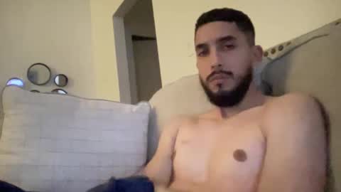 Snapshot of papicubano_guapo23cm chatting on March 1, 8:23 am papicubano_guapo23cm online show from March 1, 8:23 am