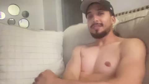 Snapshot of papicubano_guapo23cm chatting on June 10, 6:34 am papicubano_guapo23cm online show from June 10, 6:34 am