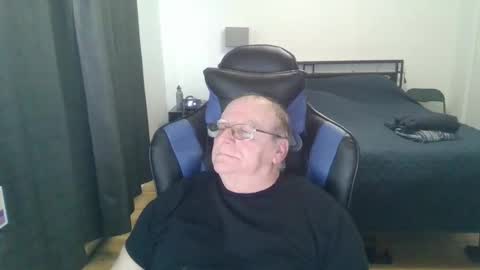 Snapshot of papilly chatting on March 7, 6:27 pm papilly online show from March 7, 6:27 pm