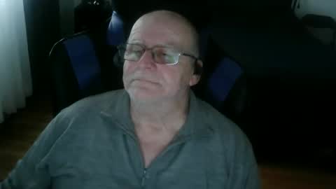 Snapshot of papilly chatting on March 30, 9:16 pm papilly online show from March 30, 9:16 pm