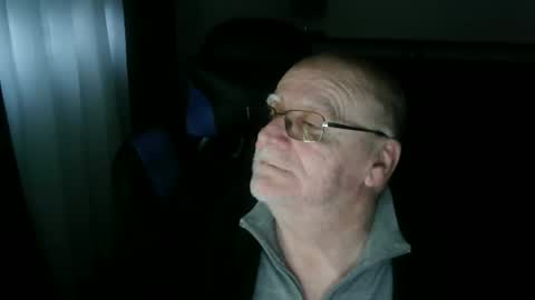 Snapshot of papilly chatting on March 31, 10:32 pm papilly online show from March 31, 10:32 pm