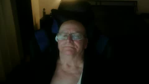 Snapshot of papilly chatting on April 4, 1:37 am papilly online show from April 4, 1:37 am