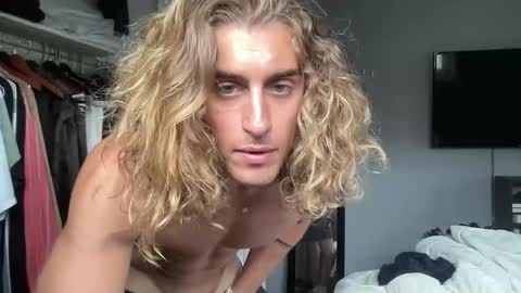 papitarzan03 online show from May 21, 4:25 pm