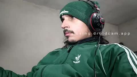 Snapshot of papito20cm chatting on May 19, 7:47 am Lau online show from May 19, 7:47 am