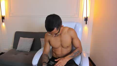 Snapshot of paradise_boy_s chatting on February 18, 11:11 pm Ryan And Casper online show from February 18, 11:11 pm