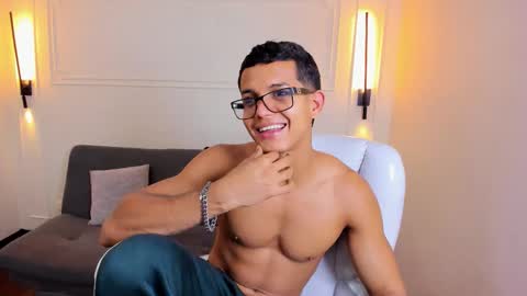 Snapshot of paradise_boy_s chatting on March 20, 6:35 pm Ryan And Casper online show from March 20, 6:35 pm