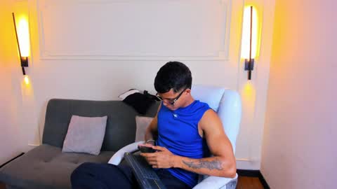 Snapshot of paradise_boy_s chatting on April 8, 8:31 pm Ryan And Casper online show from April 8, 8:31 pm