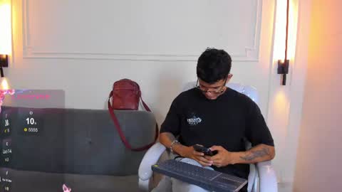 Snapshot of paradise_boy_s chatting on June 19, 1:59 pm Ryan And Casper online show from June 19, 1:59 pm