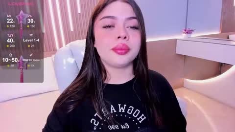 Snapshot of paradise_doll_s chatting on March 13, 3:46 am Amy and my doll online show from March 13, 3:46 am