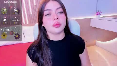 Snapshot of paradise_doll_s chatting on March 18, 3:42 am Amy and my doll online show from March 18, 3:42 am