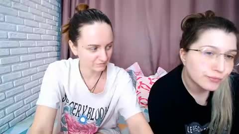 Snapshot of paradisexparadisex chatting on March 28, 5:34 pm paradisexparadisex online show from March 28, 5:34 pm