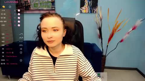 Snapshot of paradox_666_ chatting on January 5, 9:05 am Louise online show from January 5, 9:05 am