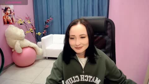 Snapshot of paradox_666_ chatting on February 10, 1:33 pm Louise online show from February 10, 1:33 pm