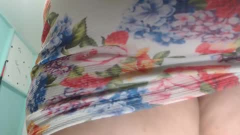Snapshot of pareja_explosivasexx chatting on March 1, 6:24 am Luna online show from March 1, 6:24 am