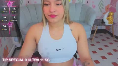 Snapshot of paris09_v chatting on March 26, 3:45 am PARIS online show from March 26, 3:45 am