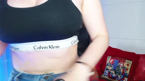 Lizz  online Monday to Saturday from 9pm to 5am Colombia time online show from December 24, 7:55 pm