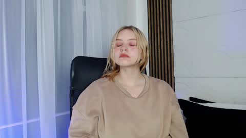 Lizz  online Monday to Saturday from 9pm to 5am Colombia time online show from January 10, 3:07 am