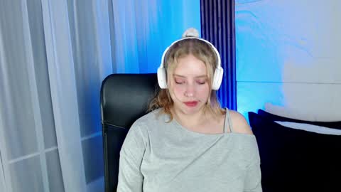 Lizz  online Monday to Saturday from 9pm to 5am Colombia time online show from January 12, 6:28 am