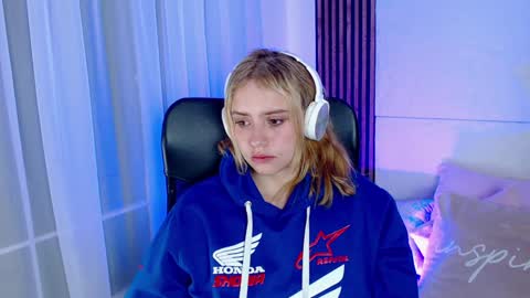 Lizz  online Monday to Saturday from 9pm to 5am Colombia time online show from January 22, 9:46 am