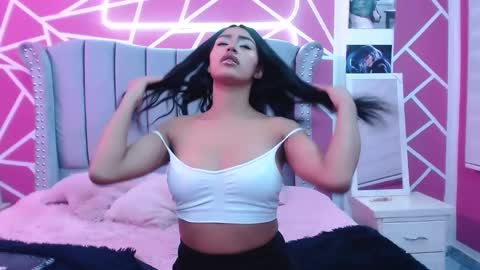 Snapshot of paris_hot12 chatting on January 28, 1:38 pm paris online show from January 28, 1:38 pm