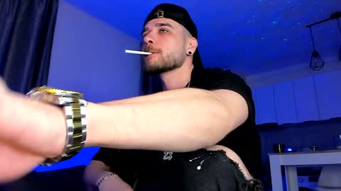 Paris online show from February 5, 3:45 am