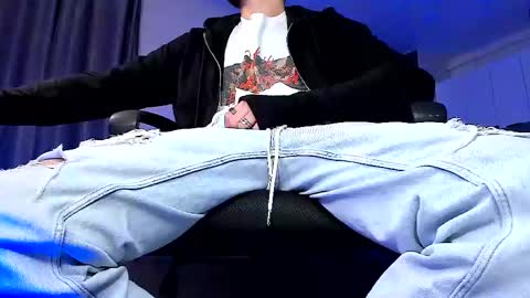 Paris online show from May 2, 12:04 am
