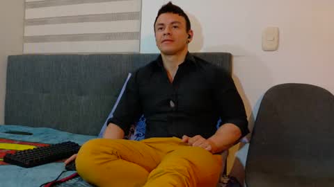 Snapshot of paris_mark chatting on October 19, 6:25 am Mark Paris online show from October 19, 6:25 am