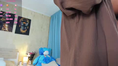 Paris online show from February 7, 5:10 am