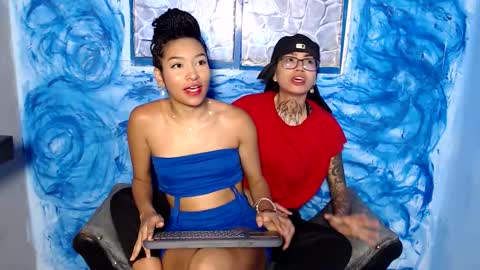 Snapshot of parisandvi chatting on February 25, 9:24 pm parisandvi online show from February 25, 9:24 pm