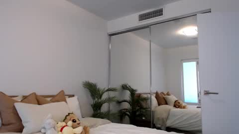 Snapshot of parisbabyxox chatting on January 27, 10:27 pm ParisBabyxox online show from January 27, 10:27 pm
