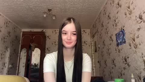 Snapshot of partheniamachle chatting on May 17, 6:44 am Milana online show from May 17, 6:44 am